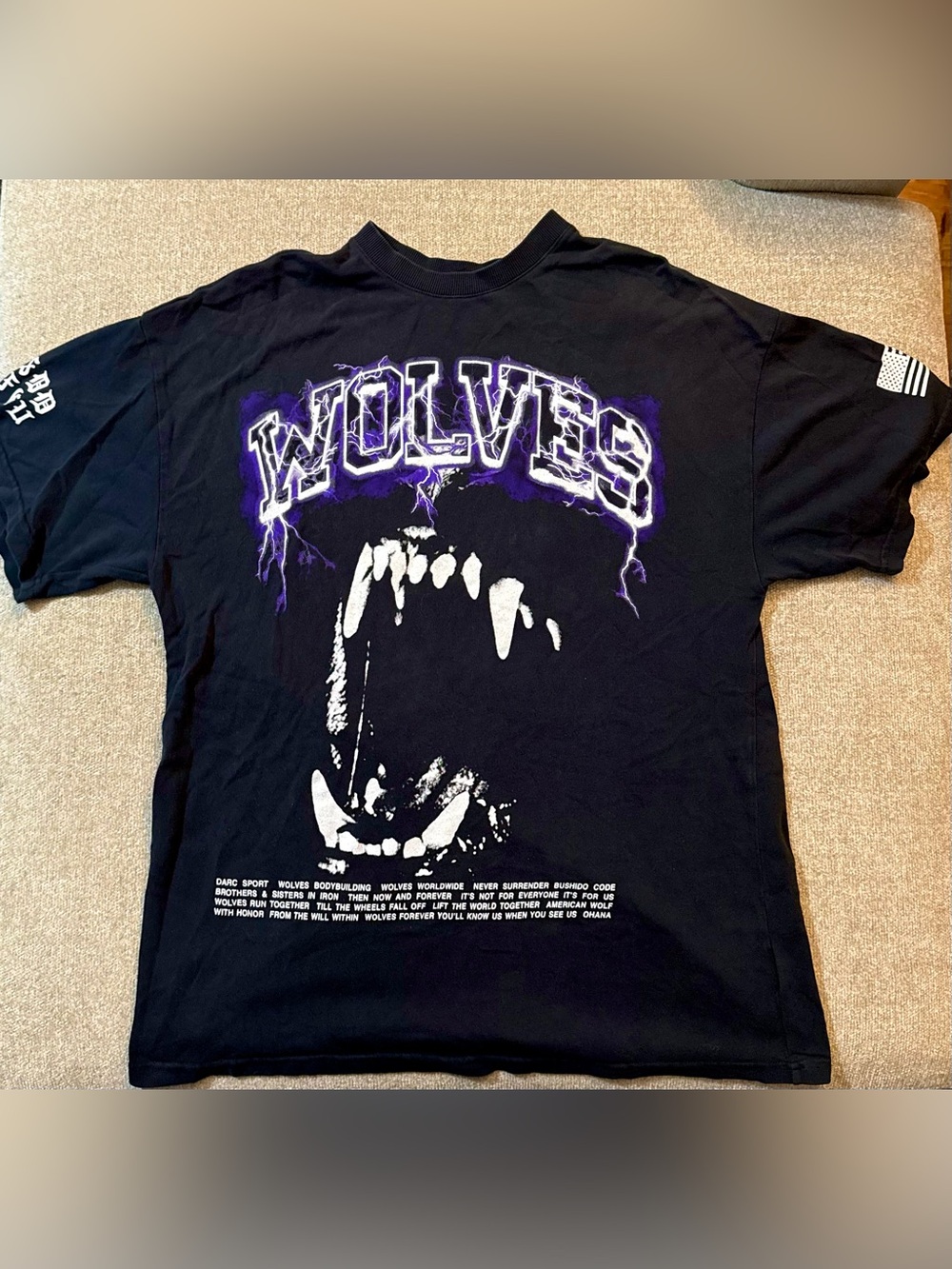 DARC SPORT WOLVES Graphic T-Shirt